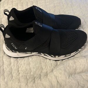TIEM Women's Black Athletic Shoes